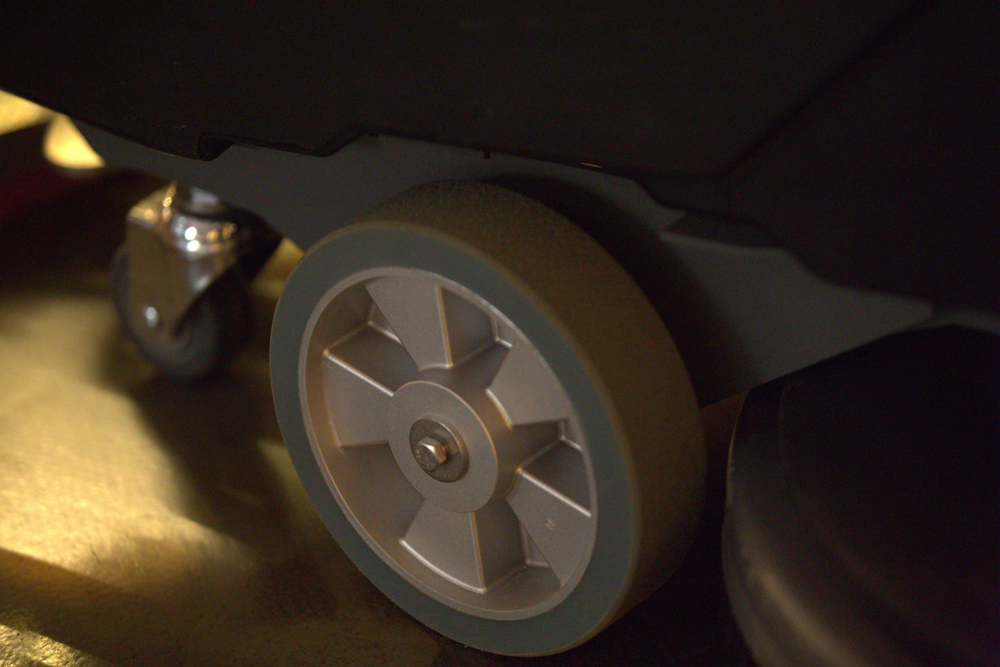 P010208 main wheel installed on Aiolith AF2217 floor scrubber
