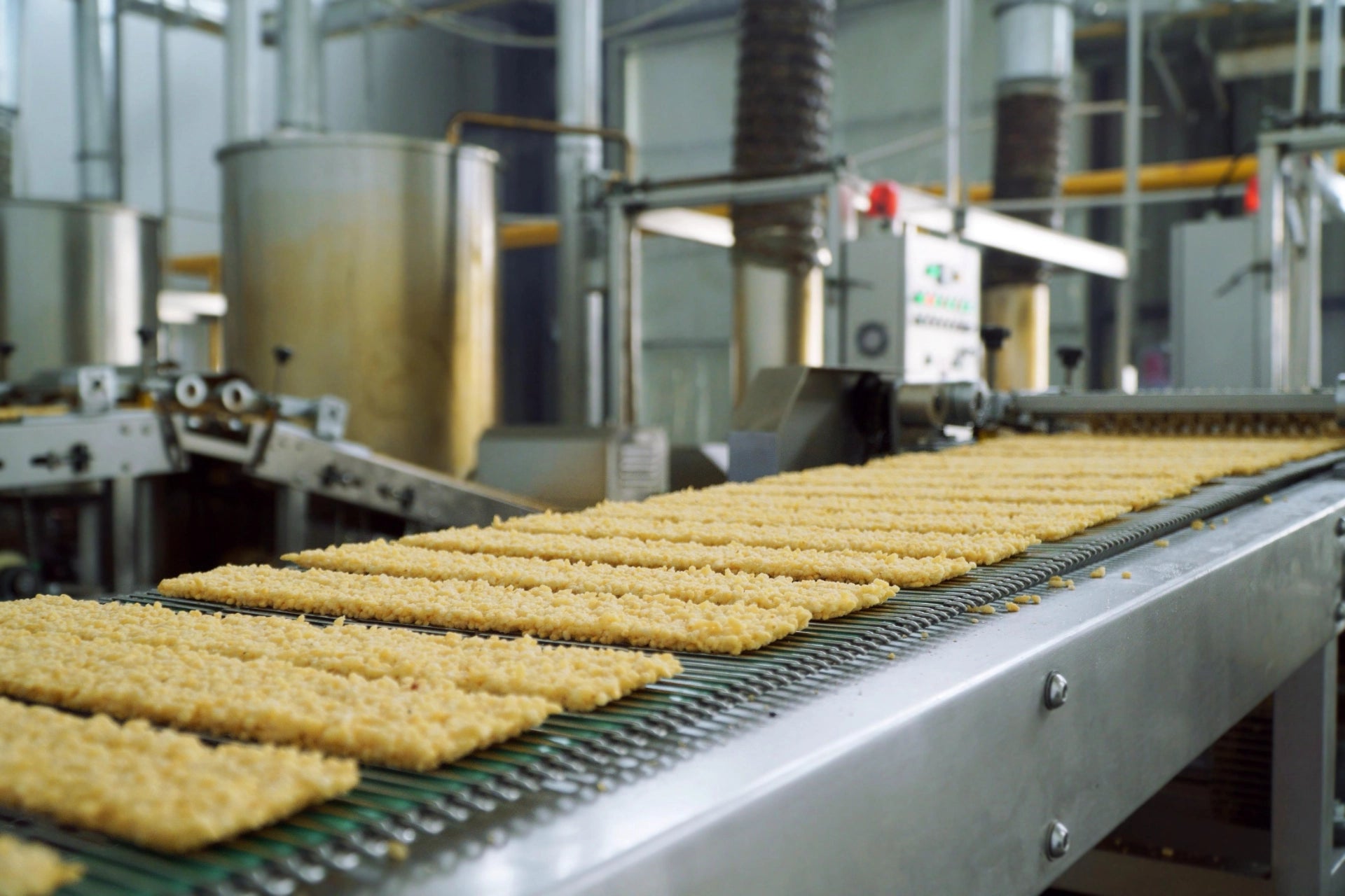 Load video: conveyor belt before after cleaning