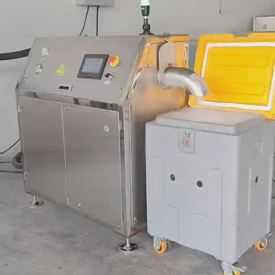 AIP100 pelletizer producing 3mm dry ice
